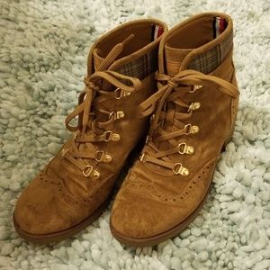 Tommy Hilfiger suede booties